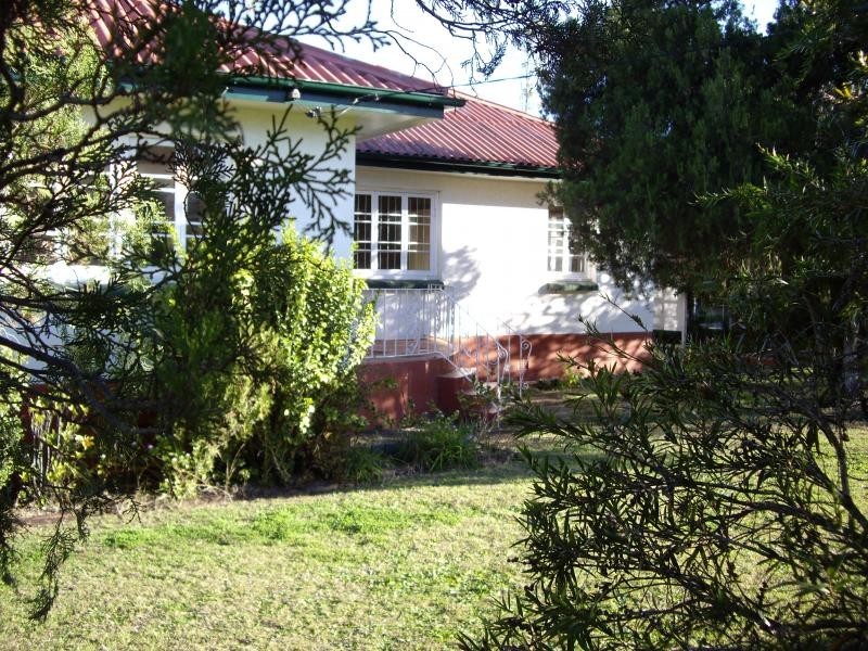 2 THURSO STREET, North Booval QLD 4304