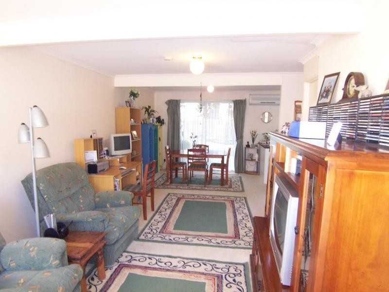 2/6 Cardew St, East Ipswich QLD 4305