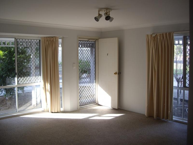 1/42 Smith Street, North Ipswich QLD 4305