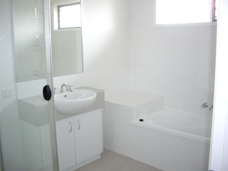 4 MALLER CRESENT, Redbank Plains QLD 4301