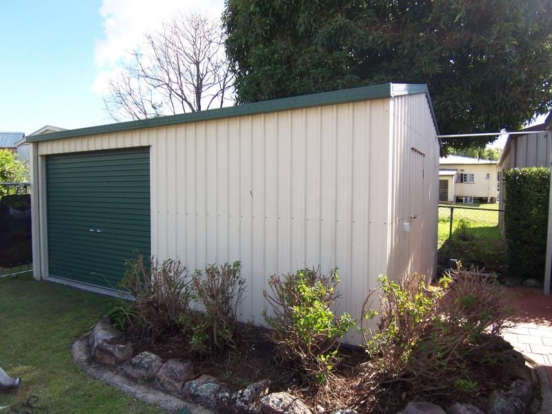 85 South Station Rd, Silkstone QLD 4304