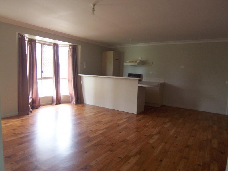 1/16 Kingston Way, Raceview QLD 4305