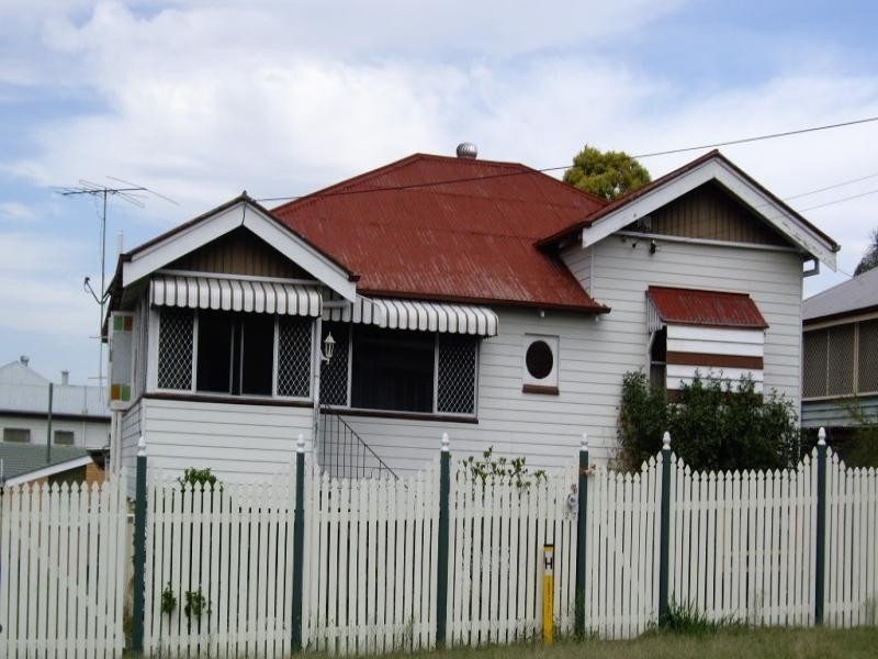 27 BOOVAL STREET, Booval QLD 4304