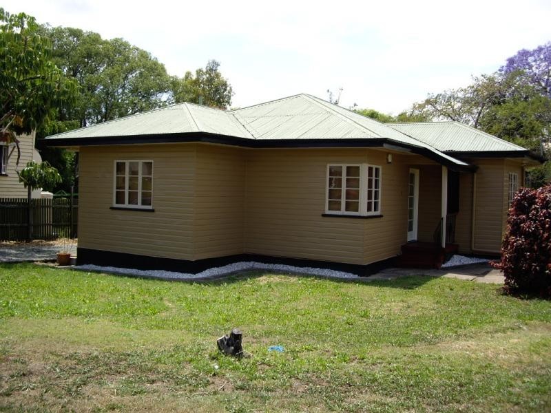 2 GEORGE LANE, Ipswich QLD 4305