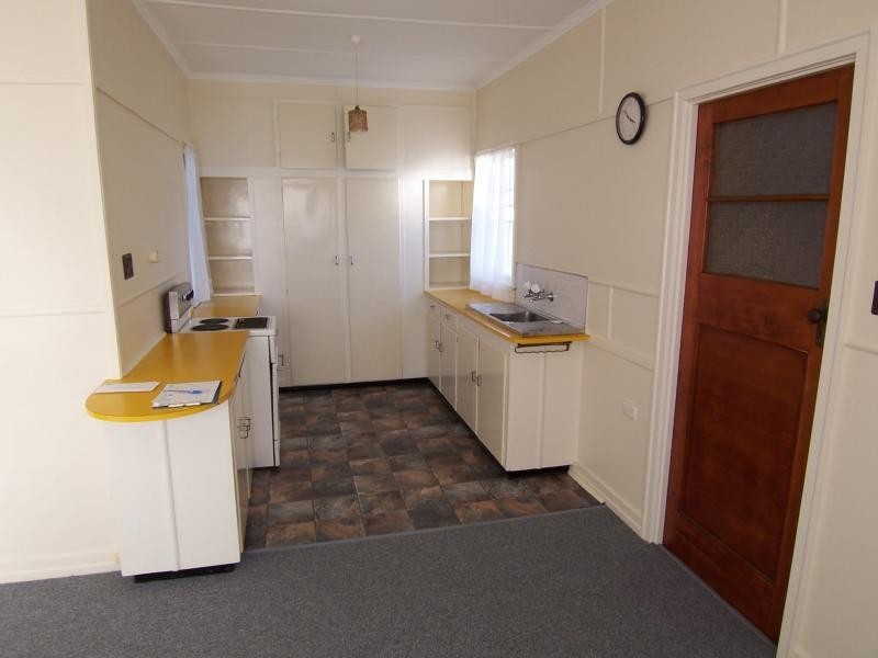 1/2 Gilmore st, Leichhardt QLD 4305