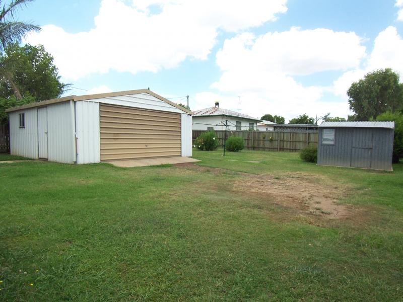 1 Shapcott Street, Eastern Heights QLD 4305