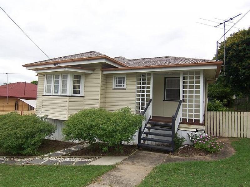 28 Chermside Road, Eastern Heights QLD 4305