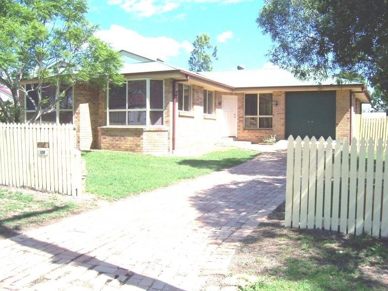 17a ALICE ST, Blackstone QLD 4304
