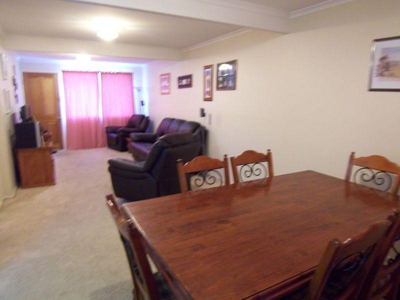 1/6 Cardew, East Ipswich QLD 4305