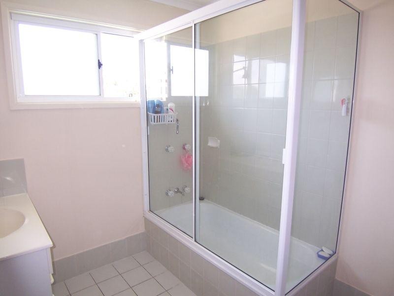 1/6 Cardew, East Ipswich QLD 4305