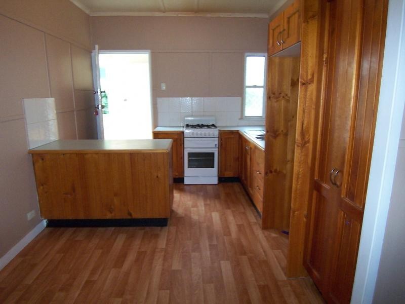 12 Casey St, Leichhardt QLD 4305