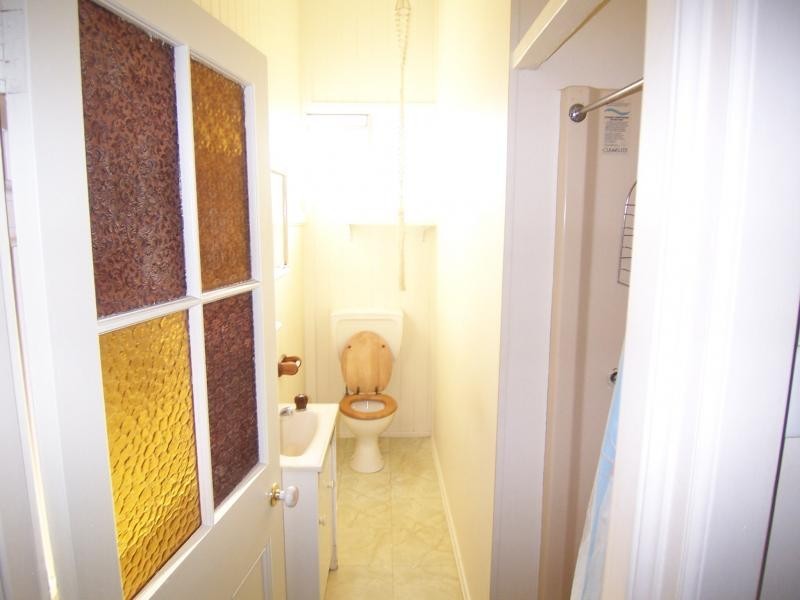 46 Blackstone Road, Eastern Heights QLD 4305