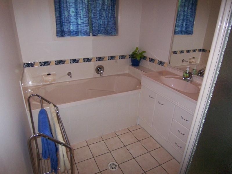 2 Ivanhoe Place, Brassall QLD 4305