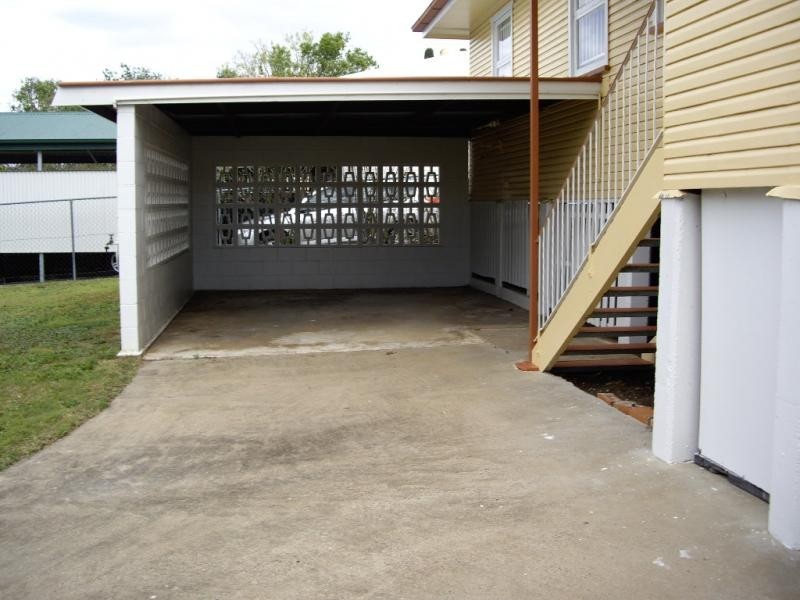 25 Blaxland Street, Eastern Heights QLD 4305