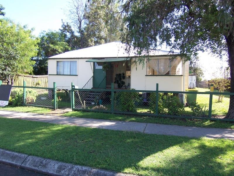 5 Queen St, Walloon QLD 4306