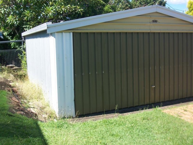 74 Blackstone, Silkstone QLD 4304