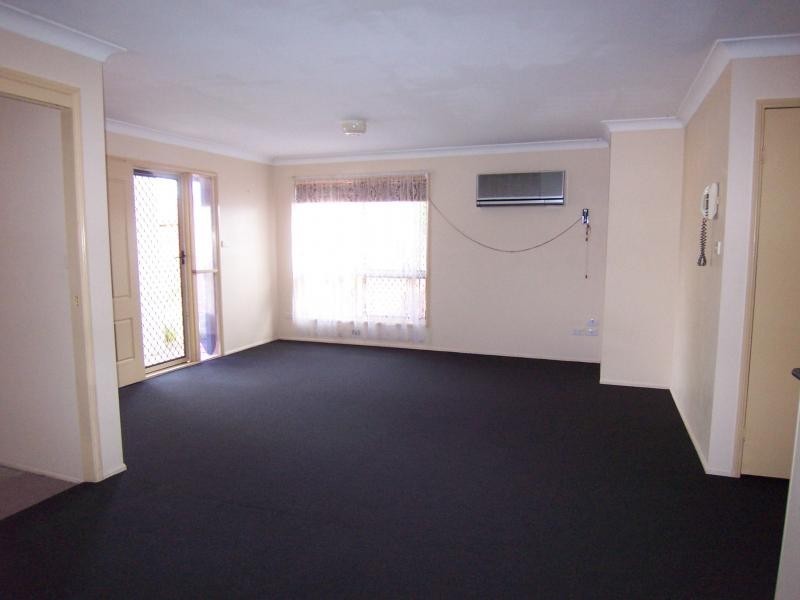 1/29 Cambridge, Silkstone QLD 4304