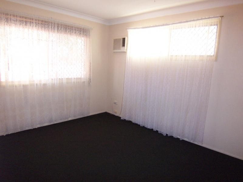 1/29 Cambridge, Silkstone QLD 4304