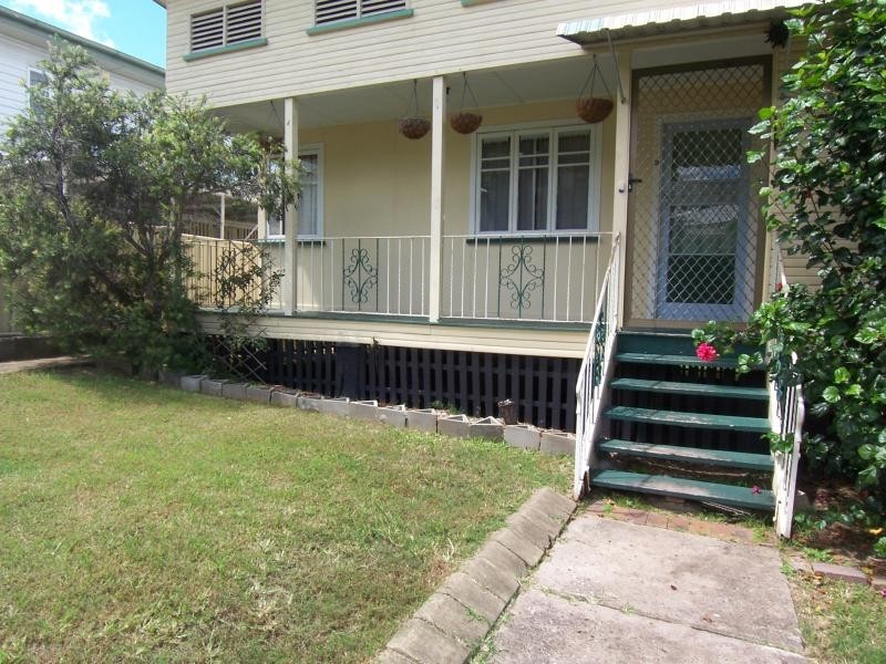 9 Fitzgerald St, North Ipswich QLD 4305