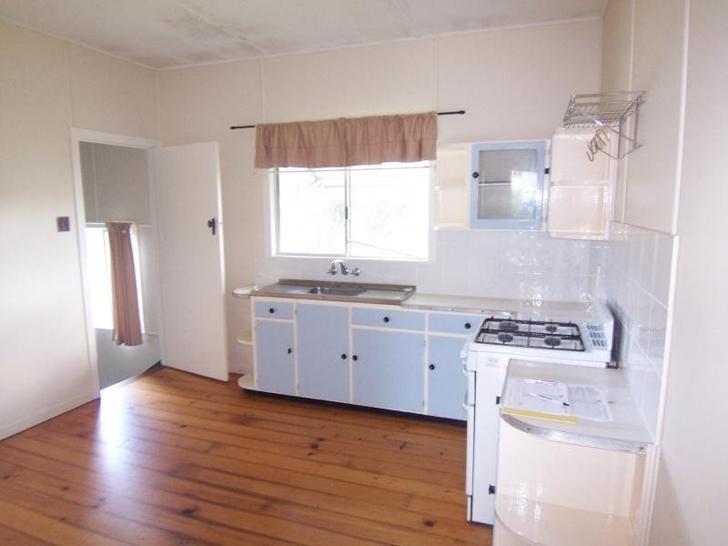 9 Fitzgerald St, North Ipswich QLD 4305