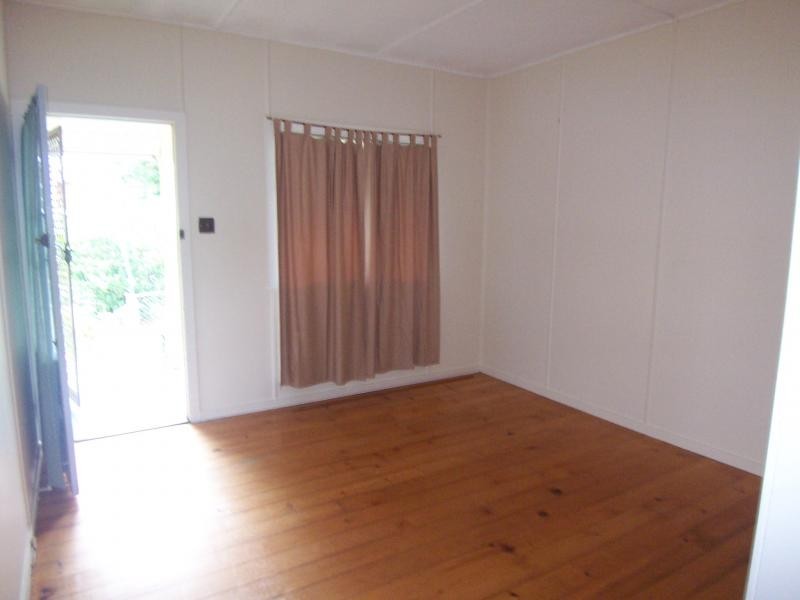 9 Fitzgerald St, North Ipswich QLD 4305