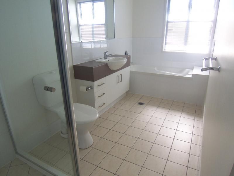 30/15 Workshop St, Brassall QLD 4305