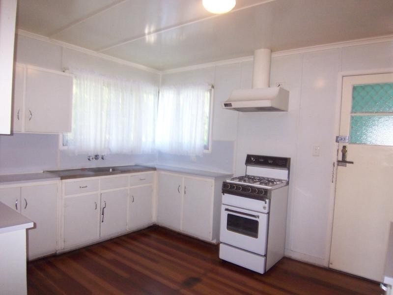 7 Crosshill Street, Leichhardt QLD 4305