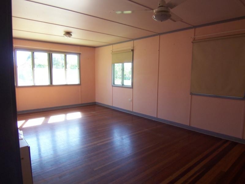 7 Crosshill Street, Leichhardt QLD 4305