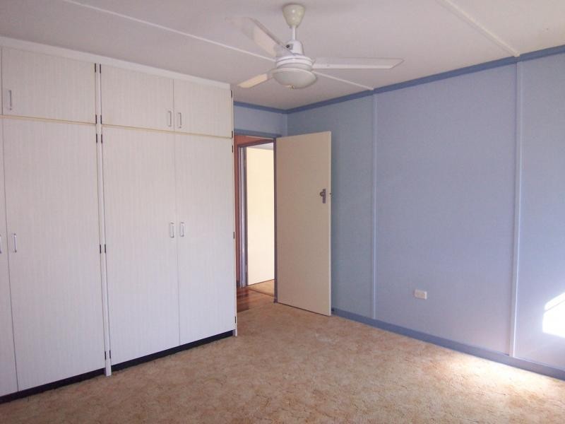 7 Crosshill Street, Leichhardt QLD 4305