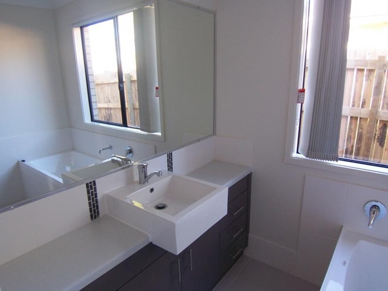 7 Bonogin Court, Redbank Plains QLD 4301