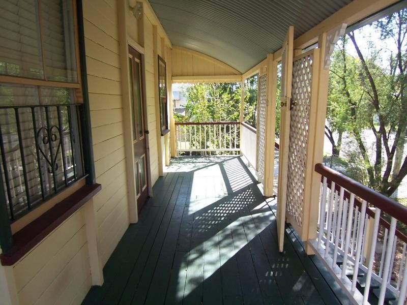 18 Moffatt Street, Ipswich QLD 4305