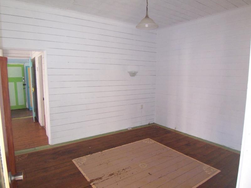 18 Moffatt Street, Ipswich QLD 4305