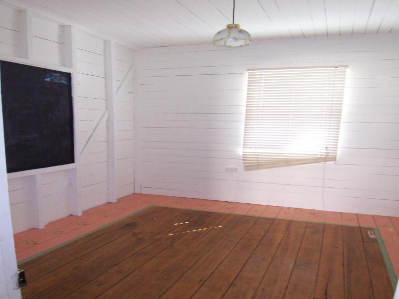 18 Moffatt Street, Ipswich QLD 4305