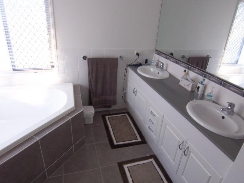41 Hannant, Kensington Grove QLD 4341
