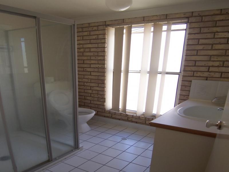 4/16 Lindsay Street, Bundamba QLD 4304