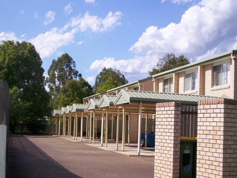 4/16 Lindsay Street, Bundamba QLD 4304