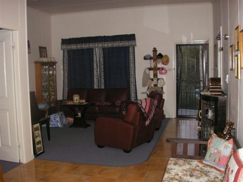 2 Deebing Street, Ipswich QLD 4305