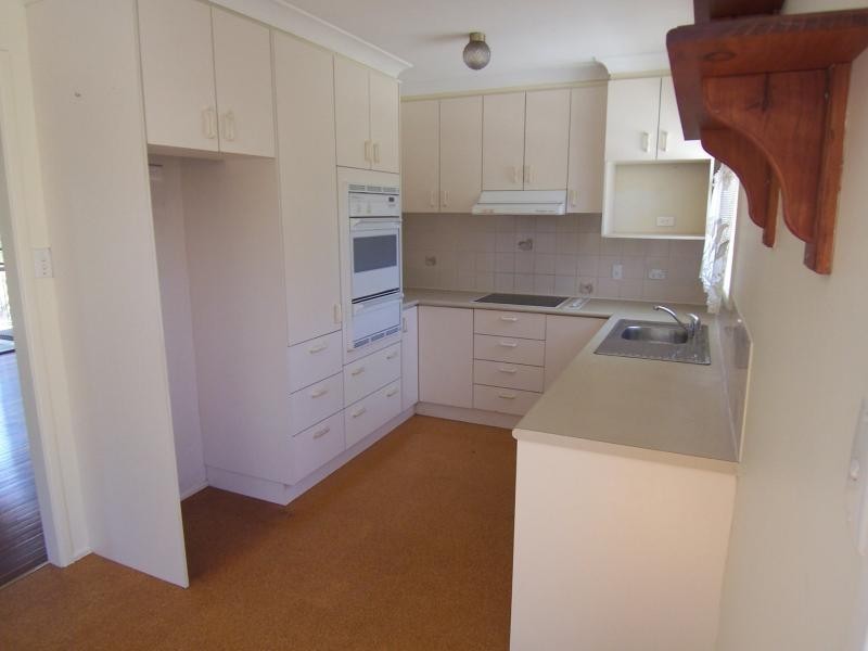 7 Robinson Street, Brassall QLD 4305