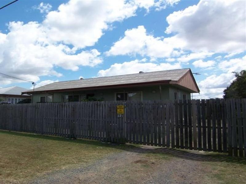 17 and 19 Hooper St, West Ipswich QLD 4305