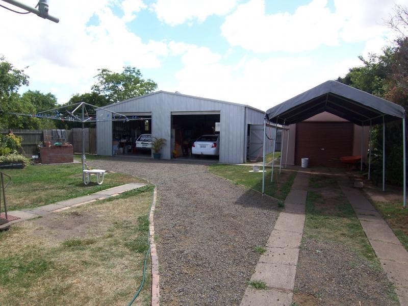 17 and 19 Hooper St, West Ipswich QLD 4305