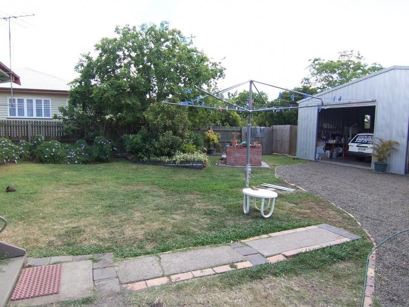 17 and 19 Hooper St, West Ipswich QLD 4305