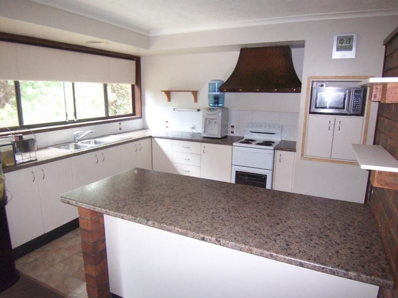 2 Edison Street, Flinders View QLD 4305