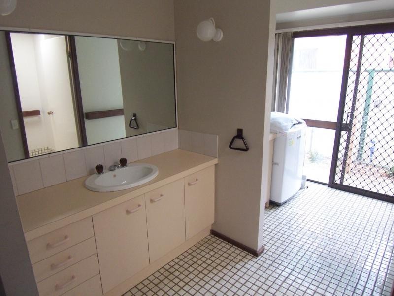 2 Edison Street, Flinders View QLD 4305