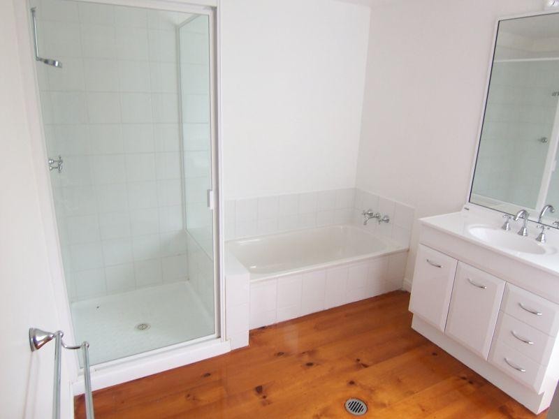 North Booval QLD 4304