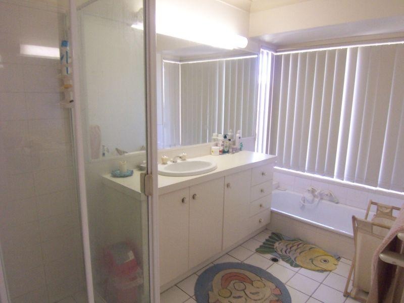 16 Honeysuckle Ct, Walloon QLD 4306