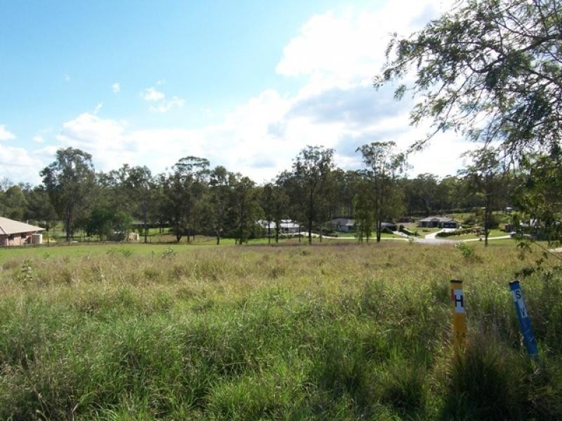 2 Pinto Place, Pine Mountain QLD 4306