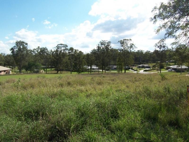2 Pinto Place, Pine Mountain QLD 4306