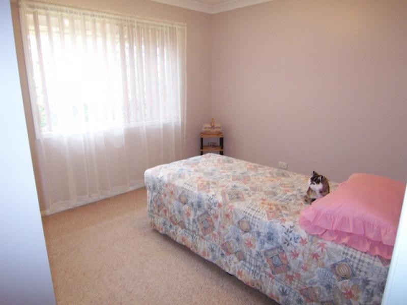 8A Turner St, Eastern Heights QLD 4305