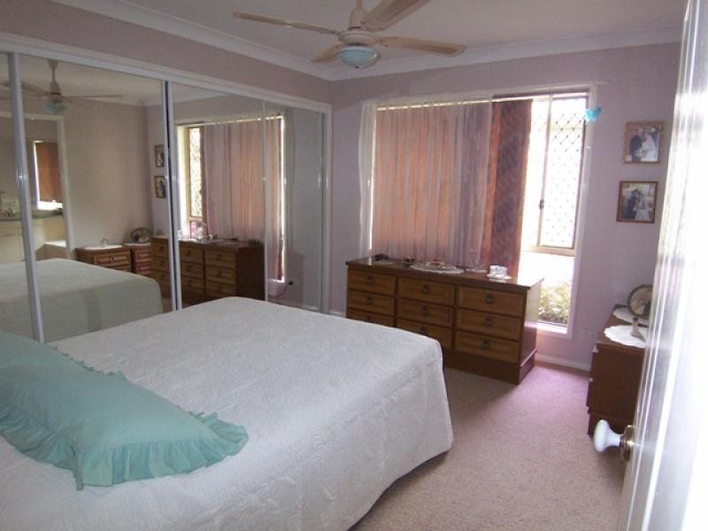 8A Turner St, Eastern Heights QLD 4305