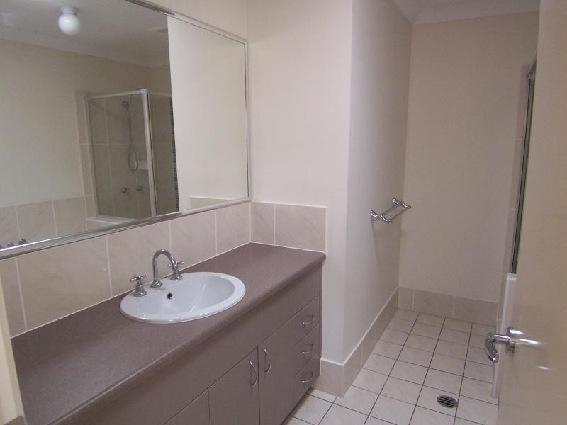 2/21B Hunter Street, Brassall QLD 4305